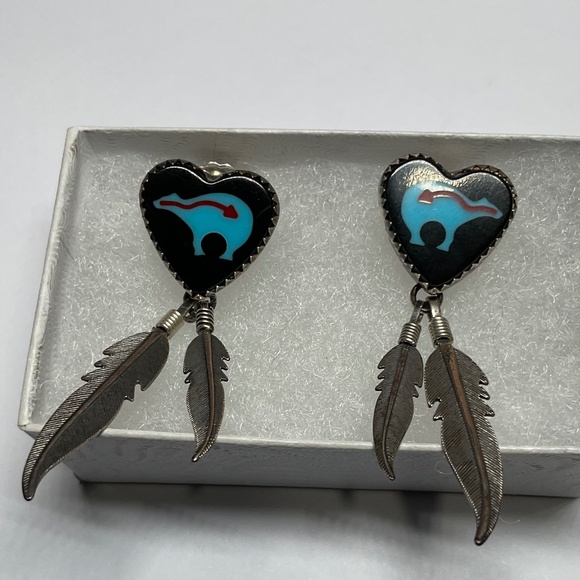 QT Sterling Silver Heart Shaped with Bear 🐻 Design. 2 inches long - Picture 1 of 6